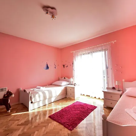 Apartment Ela